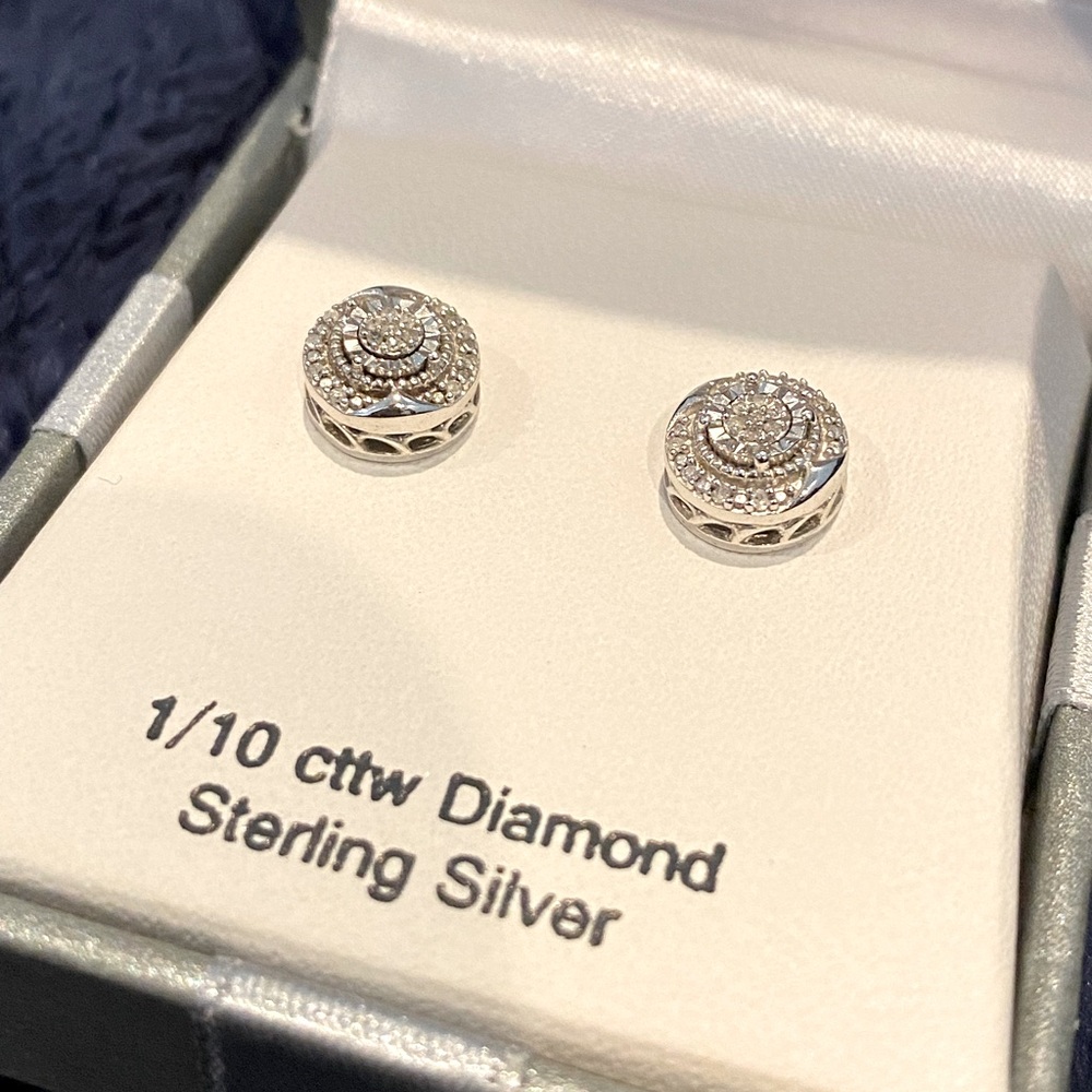 Sterling Silver with 1/10 cttw Diamond Stud Earrings - New with Tag